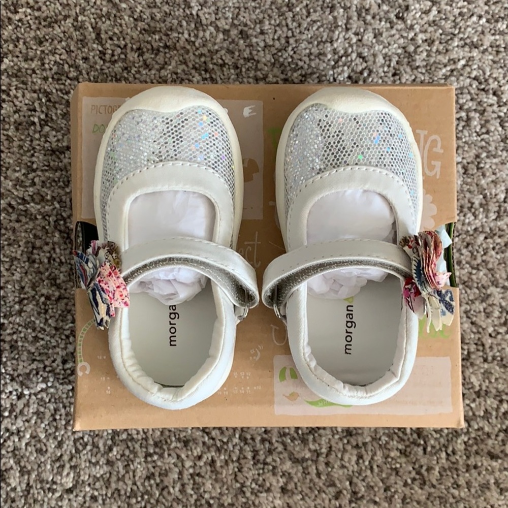 NWB Morgan & Milo size 4 silver toddler Mary Jane